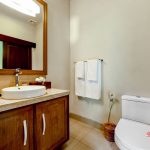 bathroom design at jepun room villa cemadik4