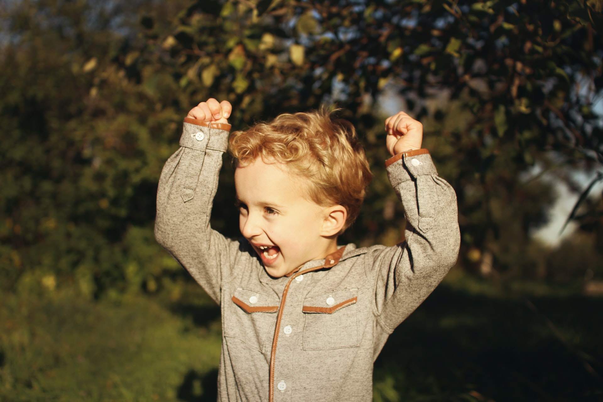 child looking excited 