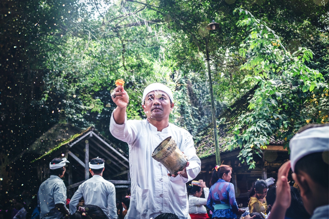 pemangku celebrating tumpek kandang
