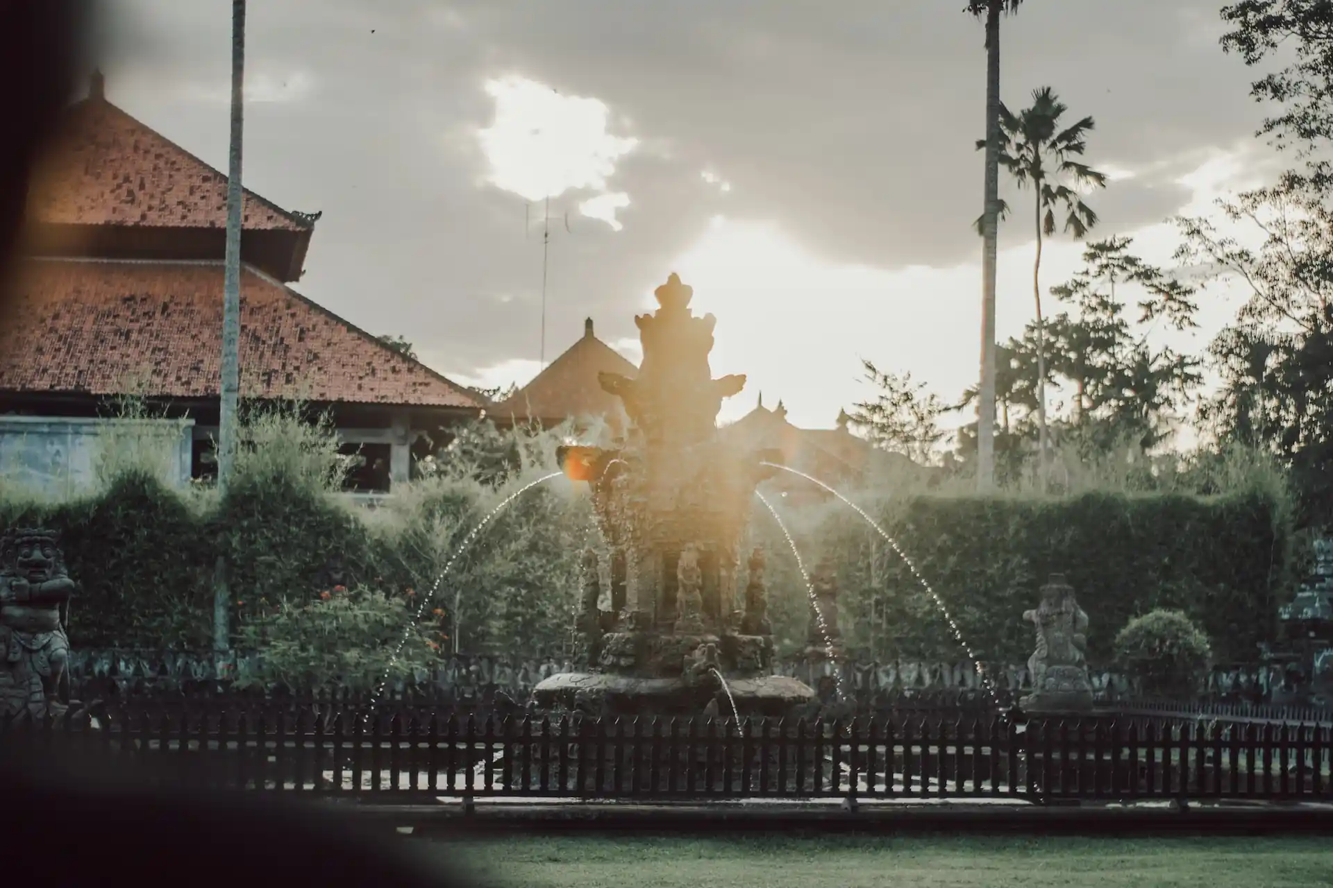 taman ayun temple water fountain