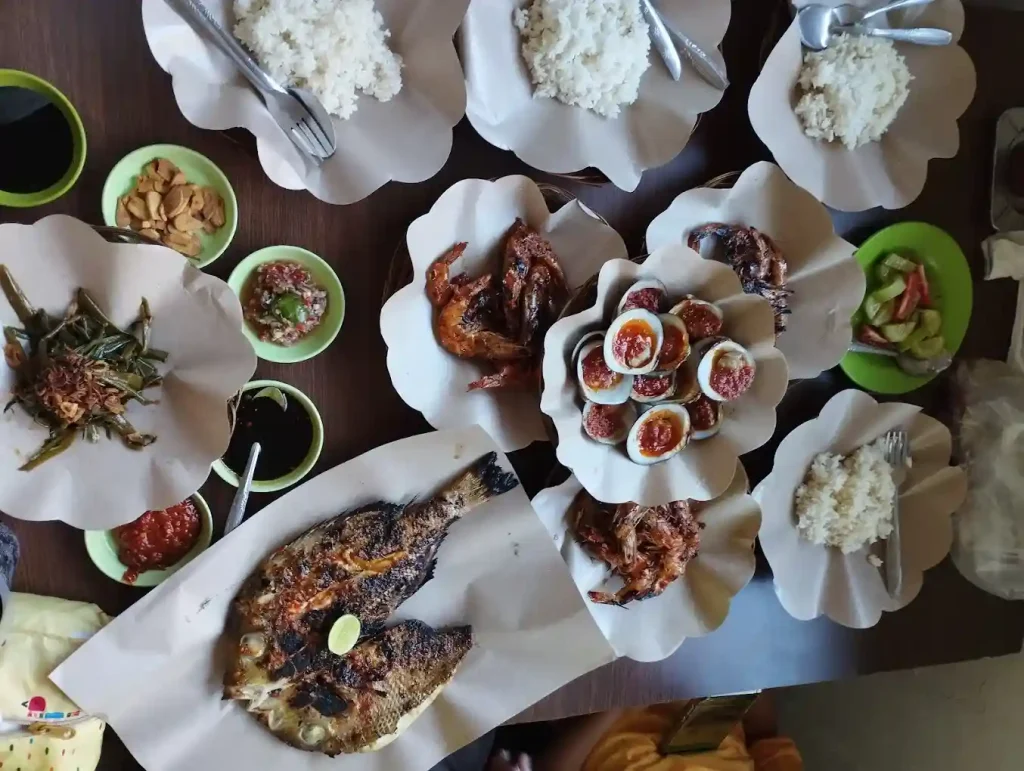 cheap eats bali with seafood menus