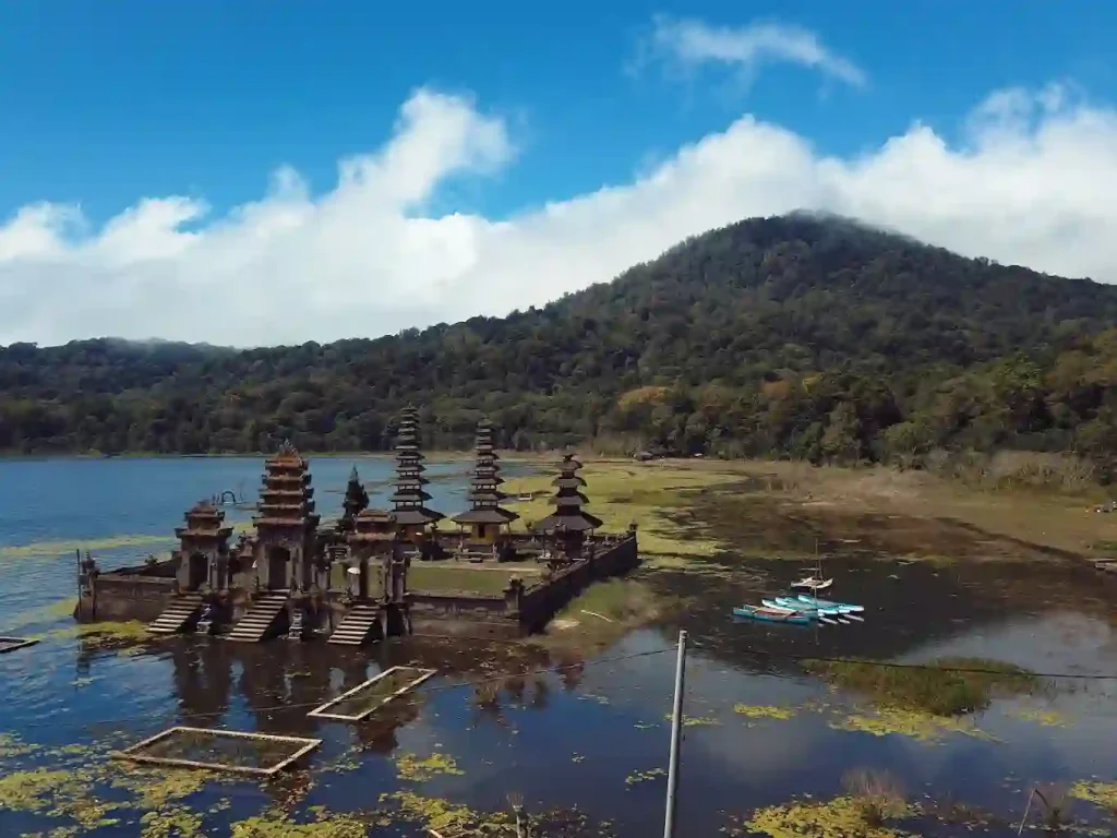 visit danau tamblingan with a best view for your camping in bali