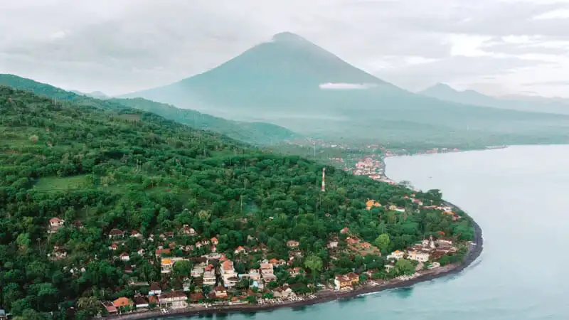 mount agung view at tulamben beach bali