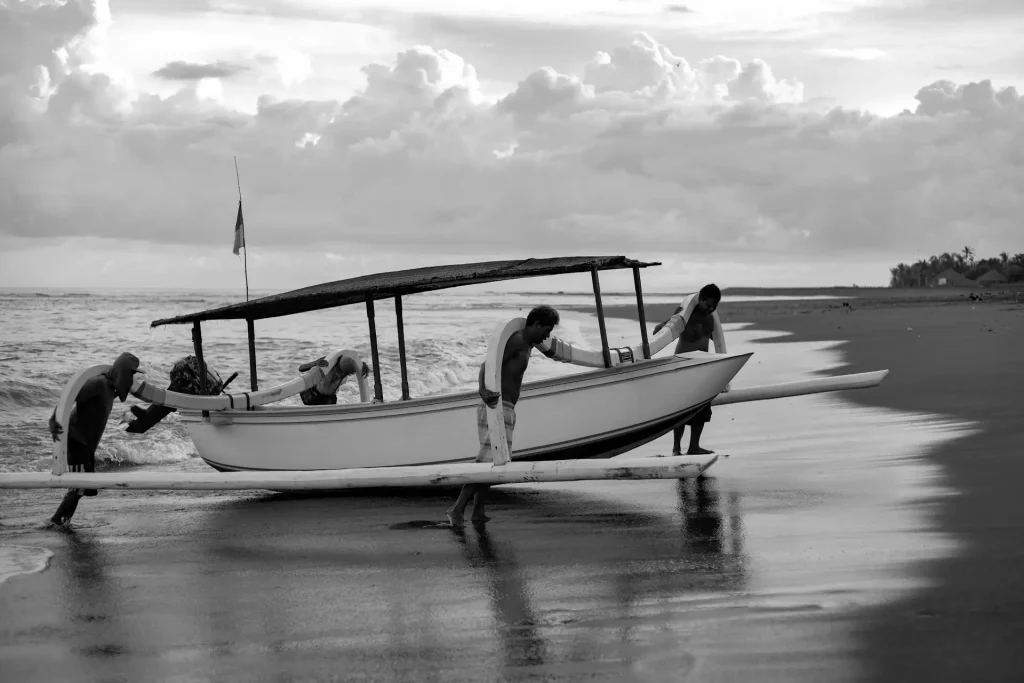 boat at saba beach bali